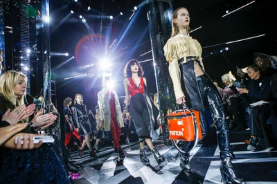 Look 30